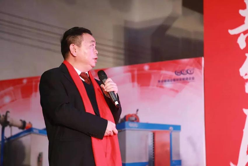 “黨領(lǐng)合作共發(fā)展 眾聚匠心鑄品牌”萬達(dá)業(yè)主題年會(huì)隆重舉行